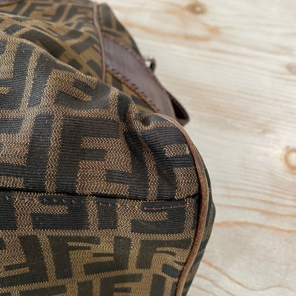 Large FENDI Zucca Canvas & Leather Chef du Jour - Picture 14 of 17